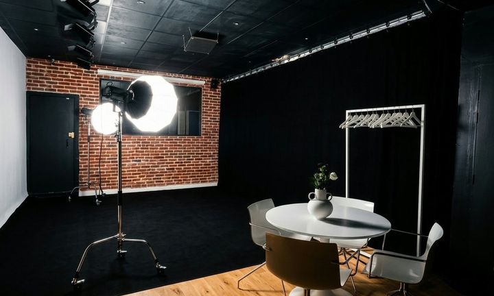 The Loft and its daylight set